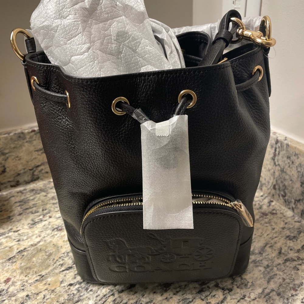 Coach JES DRAWSTRING BUCKET BAG